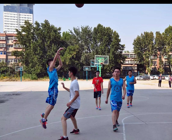 欣华大学校区篮球场
